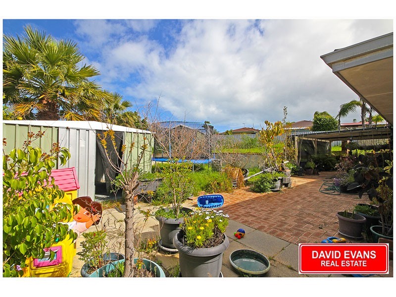 8 Nolan Pl, Beldon WA 6027