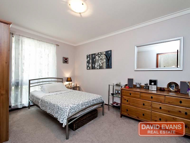 49 Bushland Retreat, Carramar WA 6031