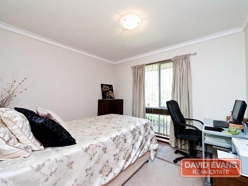 49 Bushland Retreat, Carramar WA 6031