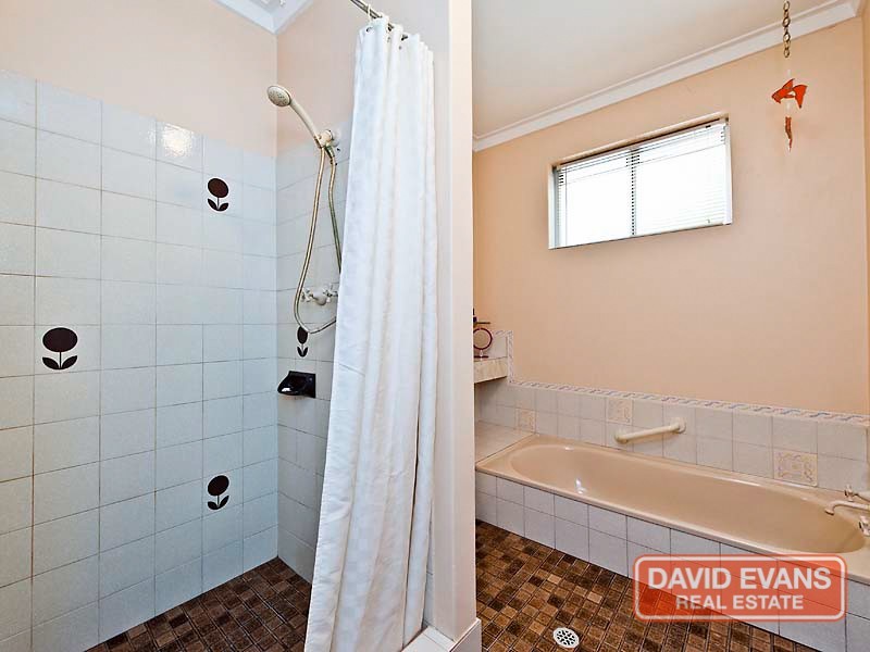 49 Bushland Retreat, Carramar WA 6031