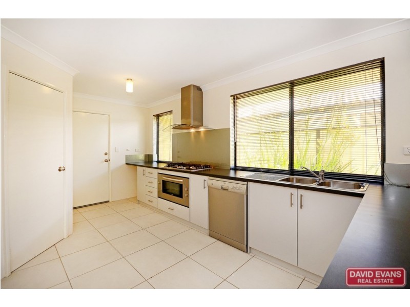 8 Kaoriki Court, Maida Vale WA 6057