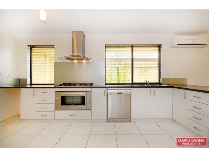 8 Kaoriki Court, Maida Vale WA 6057