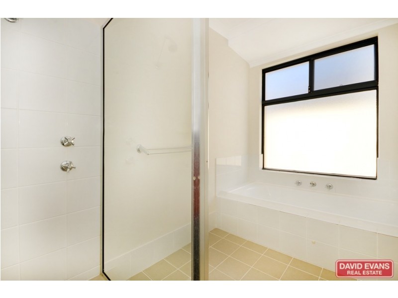 8 Kaoriki Court, Maida Vale WA 6057