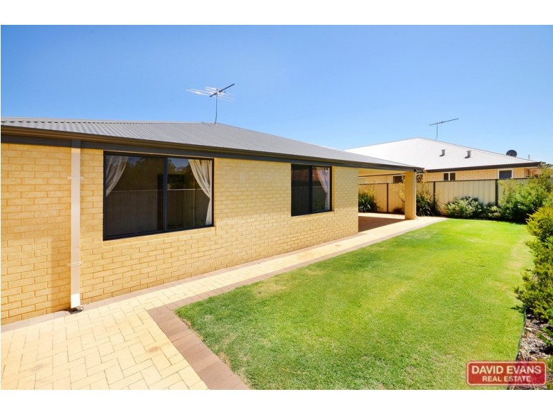 8 Kaoriki Court, Maida Vale WA 6057