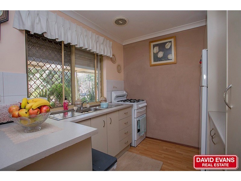 9 Caswell Court, Marangaroo WA 6064