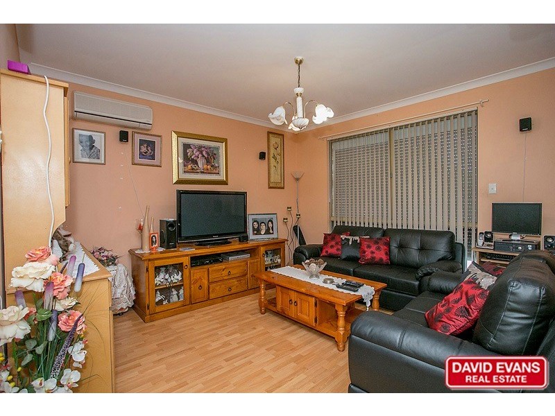 9 Caswell Court, Marangaroo WA 6064