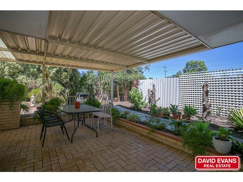 9 Caswell Court, Marangaroo WA 6064