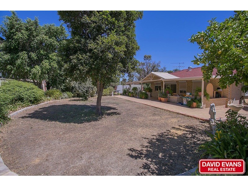 9 Caswell Court, Marangaroo WA 6064