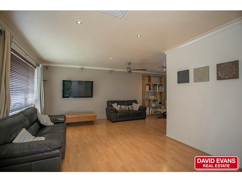 198 Dampier Avenue, Kallaroo WA 6025