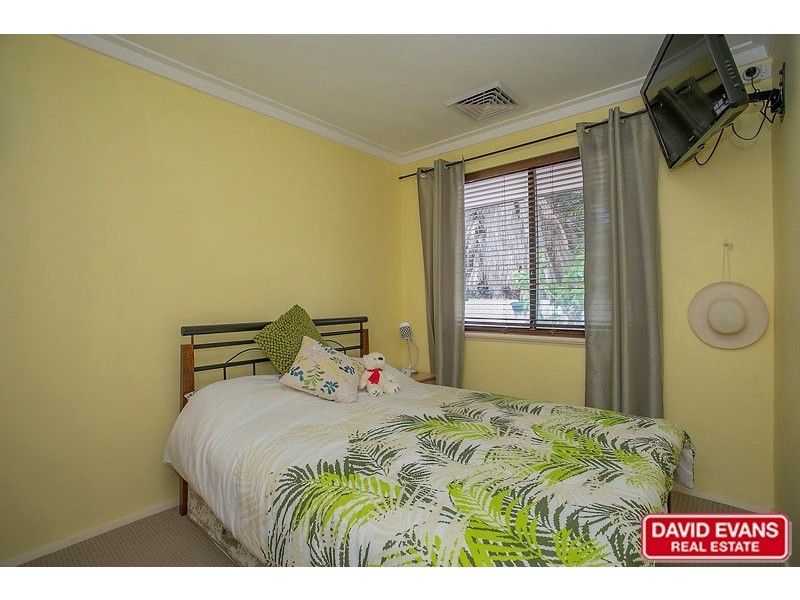 198 Dampier Avenue, Kallaroo WA 6025