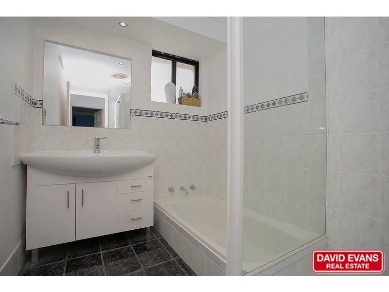 198 Dampier Avenue, Kallaroo WA 6025