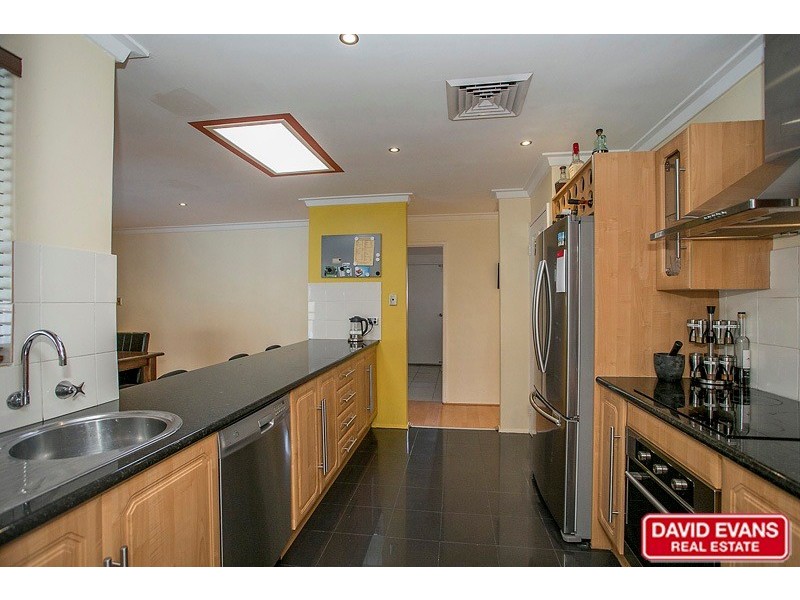 198 Dampier Avenue, Kallaroo WA 6025