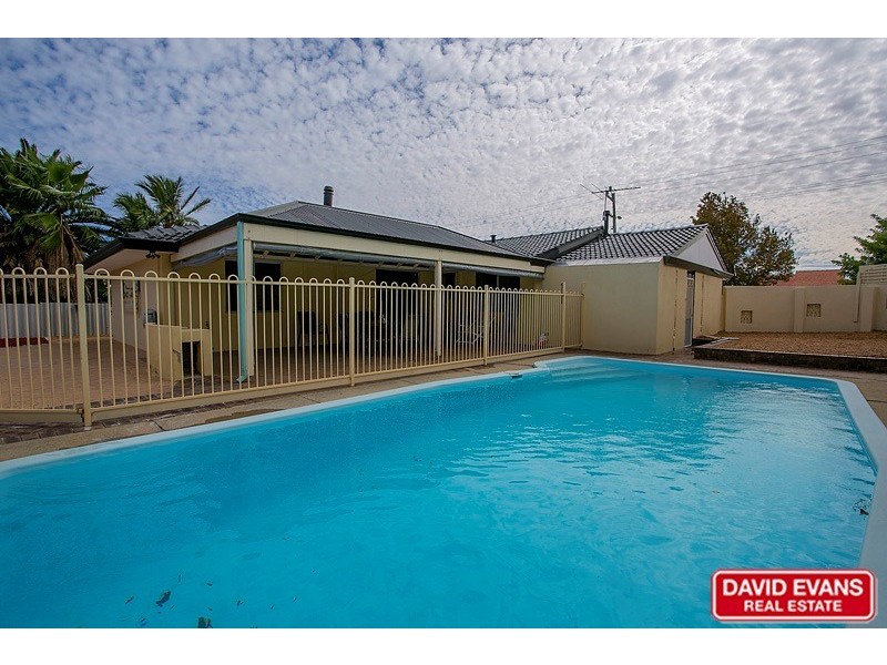 198 Dampier Avenue, Kallaroo WA 6025
