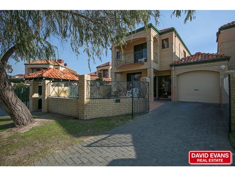 2/62 Broadbeach Boulevard, Hillarys WA 6025