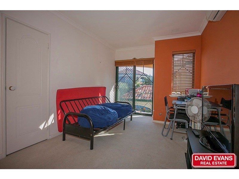 2/62 Broadbeach Boulevard, Hillarys WA 6025