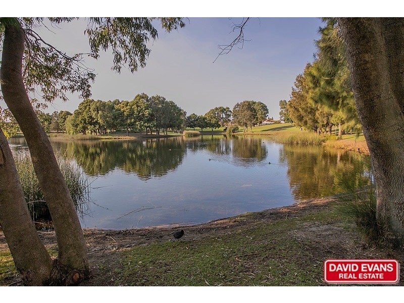 2/62 Broadbeach Boulevard, Hillarys WA 6025