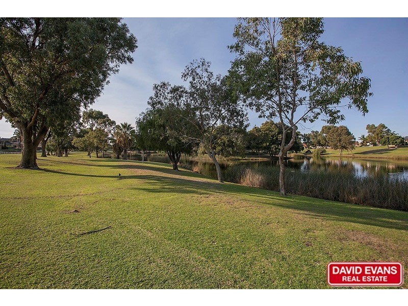 2/62 Broadbeach Boulevard, Hillarys WA 6025