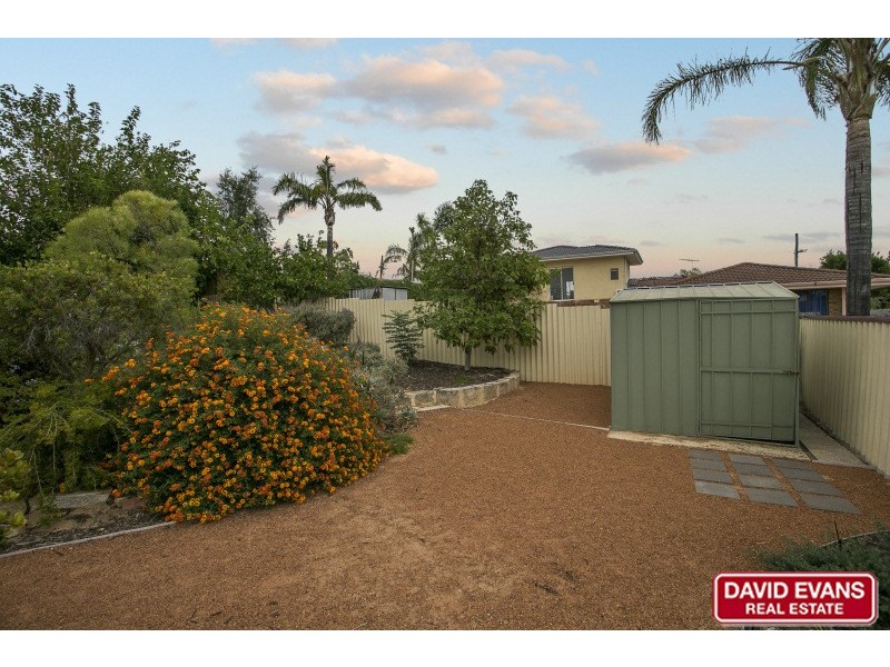 19 Aerolite Way, Beldon WA 6027