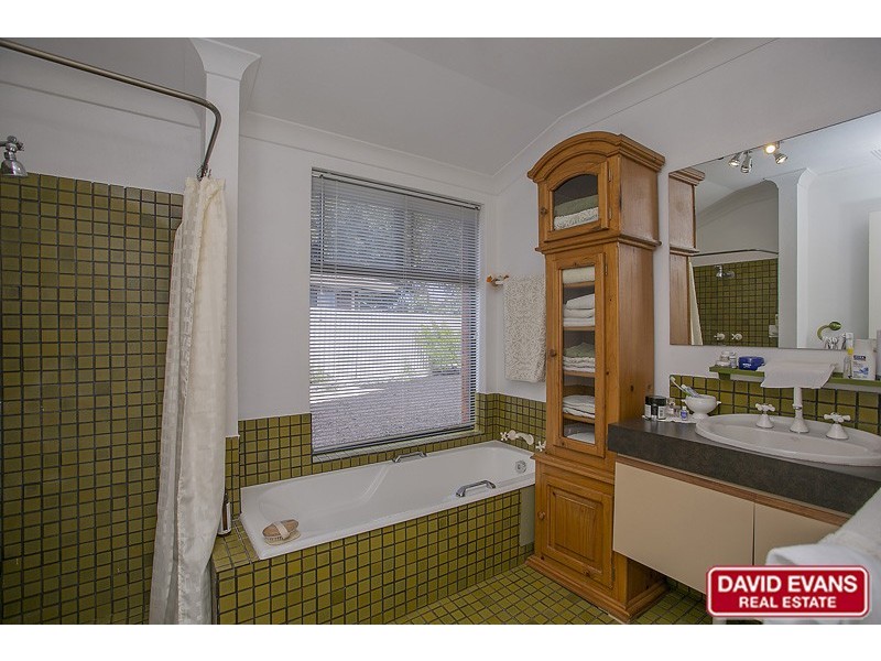 14 Eclipse Crescent, Kallaroo WA 6025