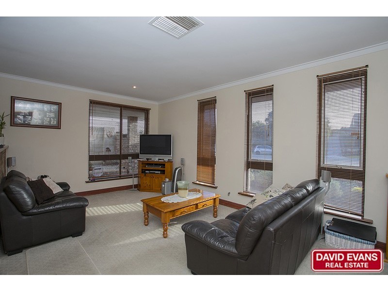 16 Culwalla Close, Kallaroo WA 6025