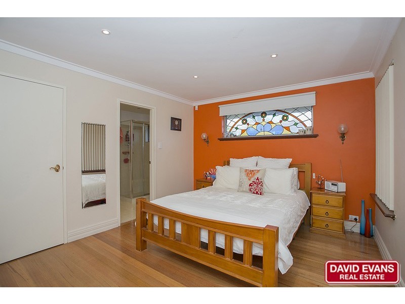 16 Culwalla Close, Kallaroo WA 6025