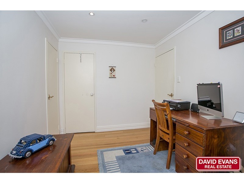 16 Culwalla Close, Kallaroo WA 6025