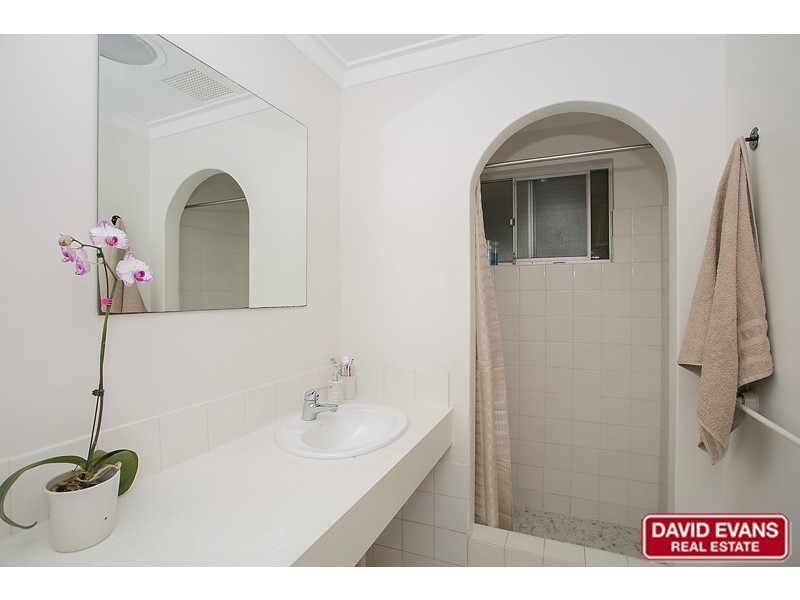 16 Culwalla Close, Kallaroo WA 6025