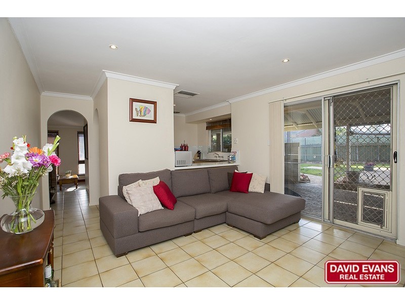 16 Culwalla Close, Kallaroo WA 6025