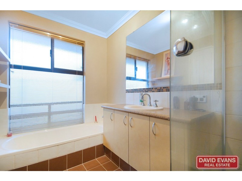 2 Bonita Way, Tapping WA 6065