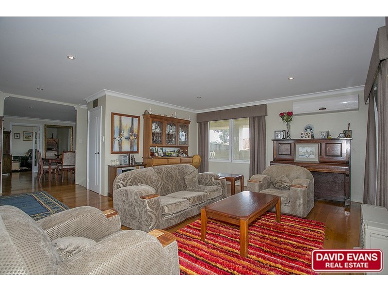 10 Solander Road, Hillarys WA 6025