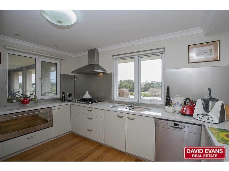 10 Solander Road, Hillarys WA 6025