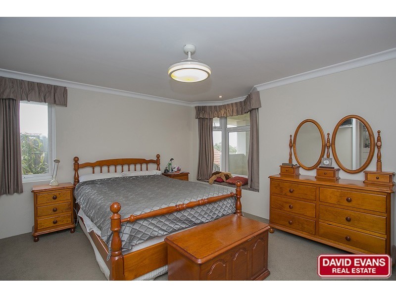 10 Solander Road, Hillarys WA 6025