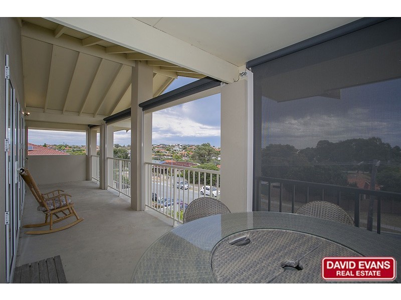 10 Solander Road, Hillarys WA 6025