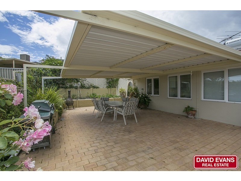 10 Solander Road, Hillarys WA 6025