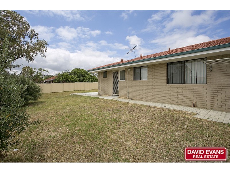 20R Roxwell Way, Girrawheen WA 6064