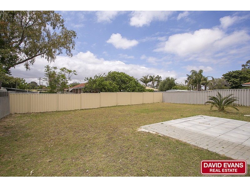 20R Roxwell Way, Girrawheen WA 6064