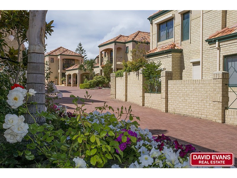 10/10 Fairhaven Terrace, Hillarys WA 6025