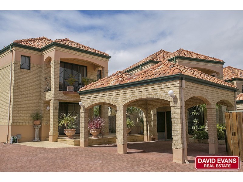 10/10 Fairhaven Terrace, Hillarys WA 6025