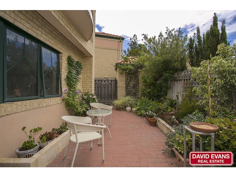 10/10 Fairhaven Terrace, Hillarys WA 6025