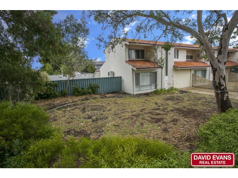 8 Hainsworth Avenue, Girrawheen WA 6064