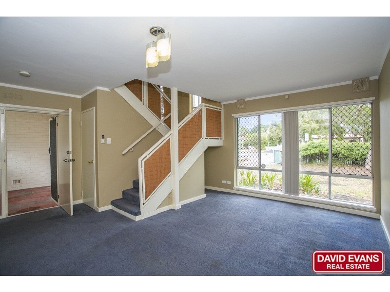 8 Hainsworth Avenue, Girrawheen WA 6064