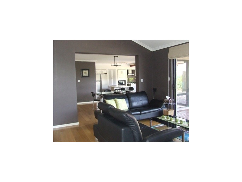 8 Monclair Pass, Currambine WA 6028