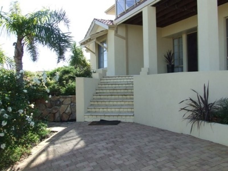 9 COURAGEOUS PLACE, Ocean Reef WA 6027