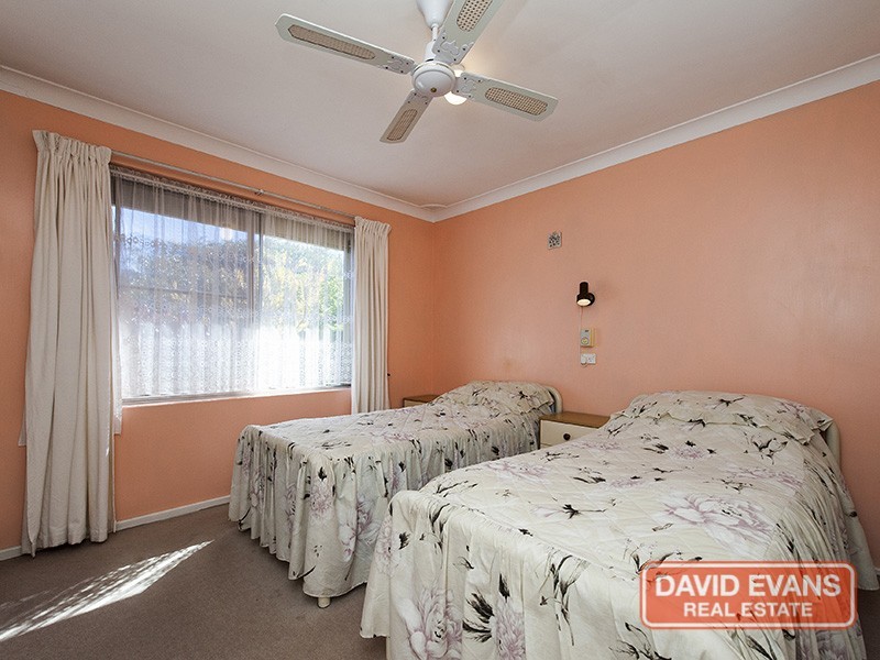 8 Sailfish Close, Beldon WA 6027