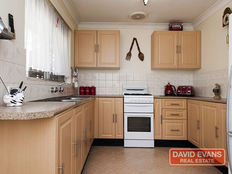 8 Sailfish Close, Beldon WA 6027