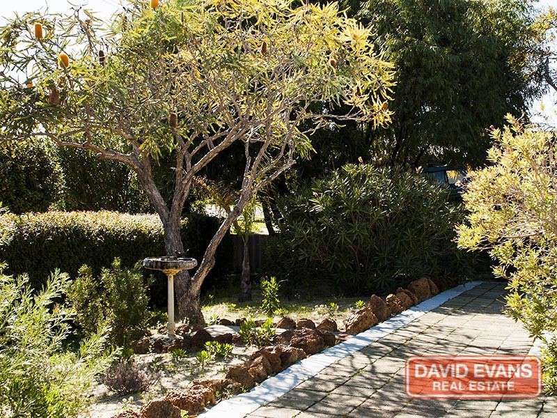 8 Sailfish Close, Beldon WA 6027