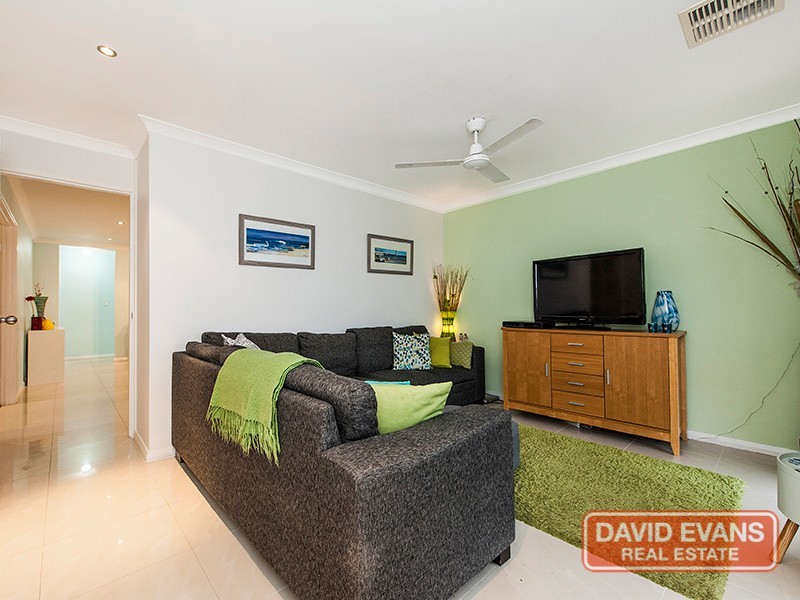 1 Strowan Pass, Carramar WA 6031