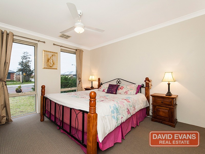 1 Strowan Pass, Carramar WA 6031