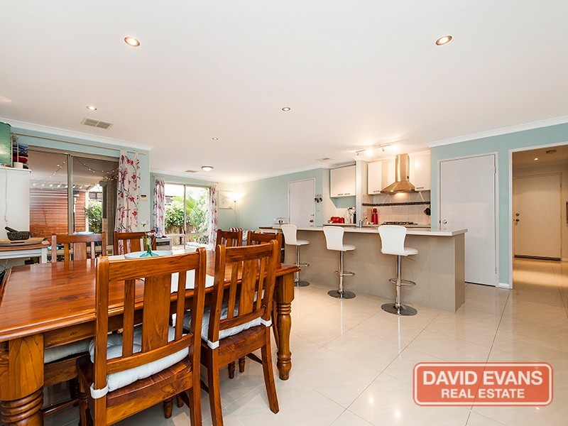 1 Strowan Pass, Carramar WA 6031