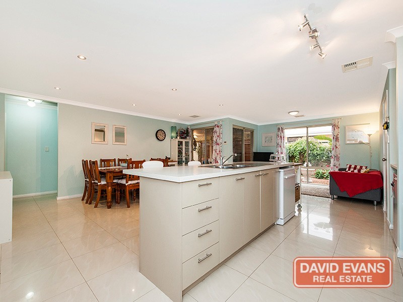 1 Strowan Pass, Carramar WA 6031